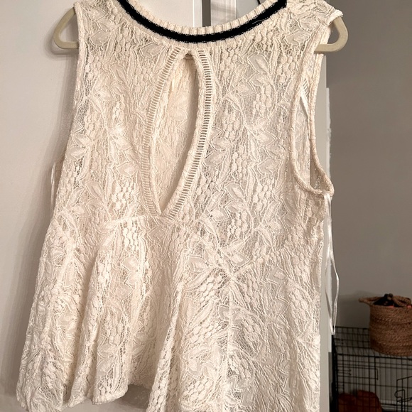FREE PEOPLE - lace top - Picture 2 of 3